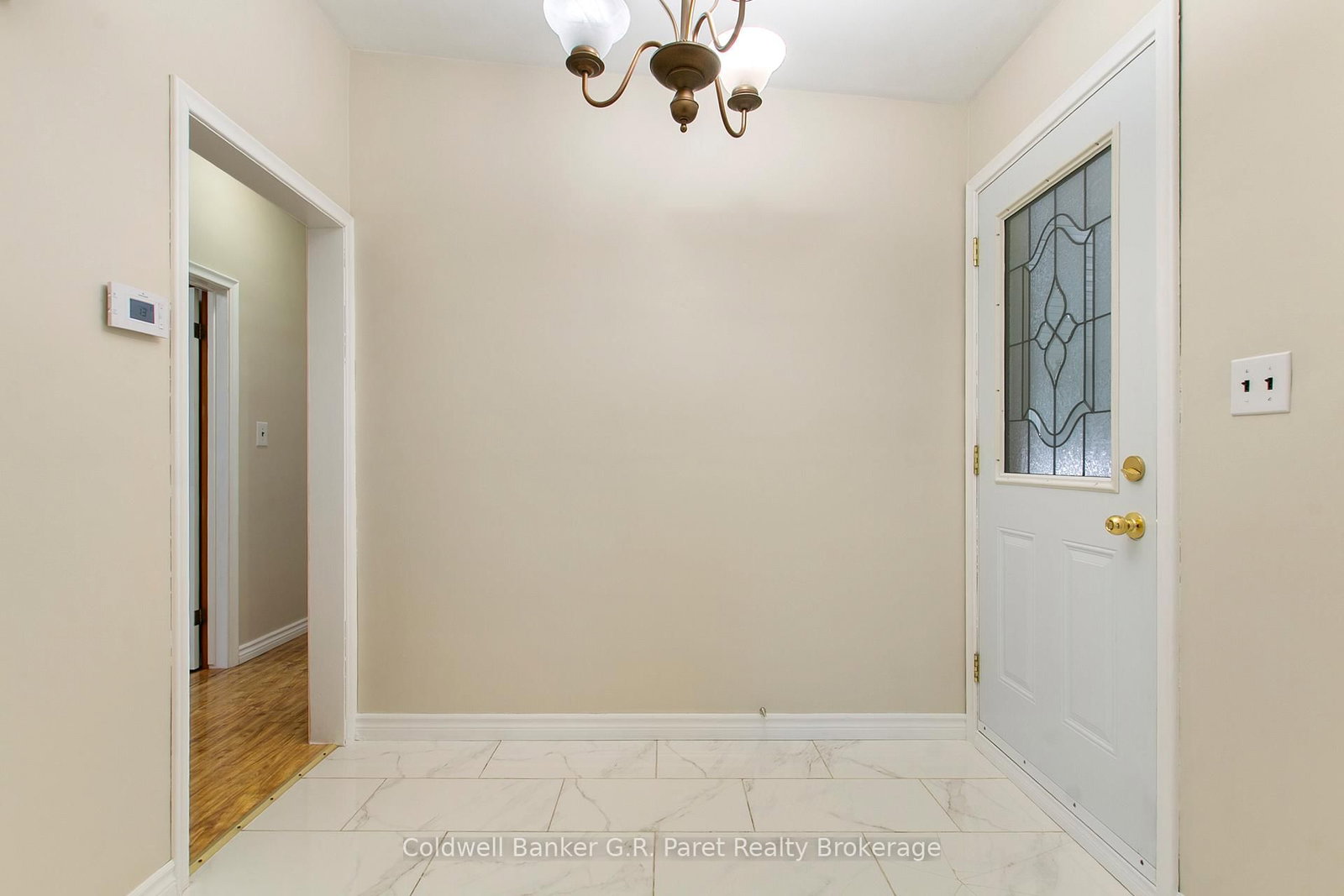 105 Queen Street • Tillsonburg, ON photo 4