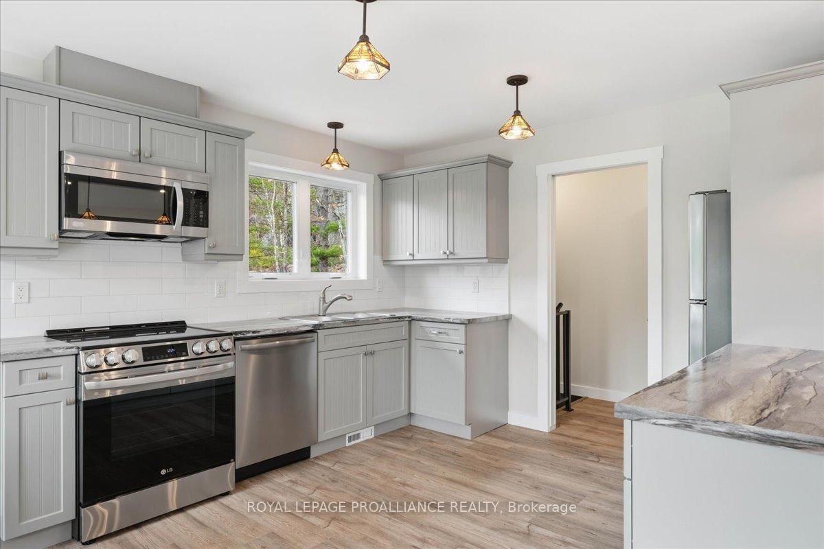 530 Addington Rd 5 • Cloyne, ON photo 4