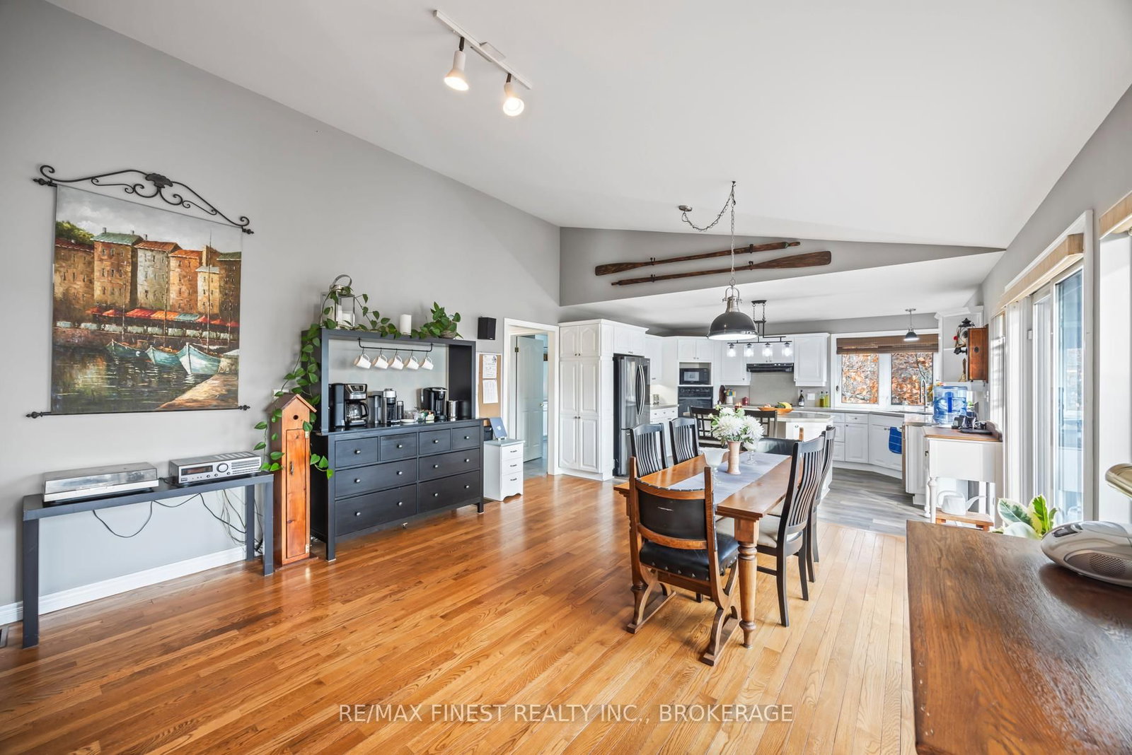 6 Vanston Road • Leeds and the Thousand Islands, ON photo 13