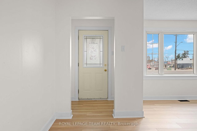 258 Daniel Street South Street