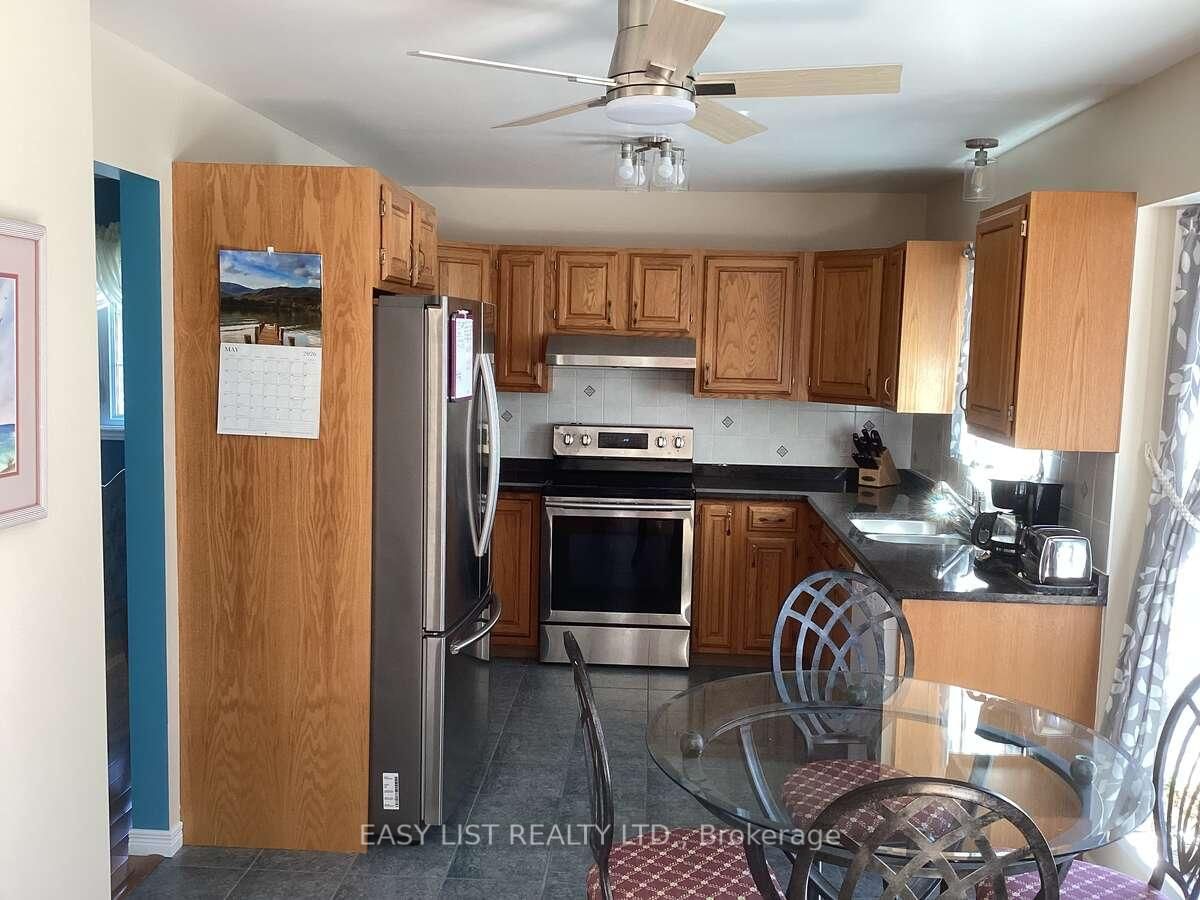 601 MacDonald Drive • Gananoque, ON photo 5