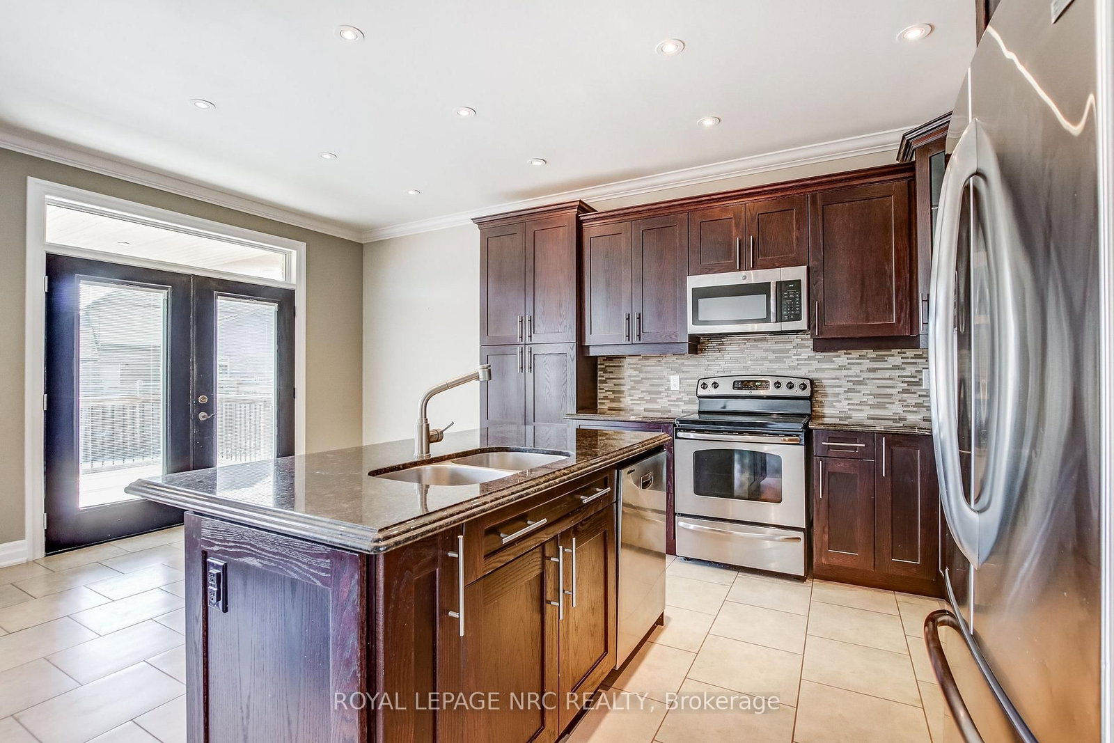 5784 Ironwood Street • Niagara Falls, ON photo 9