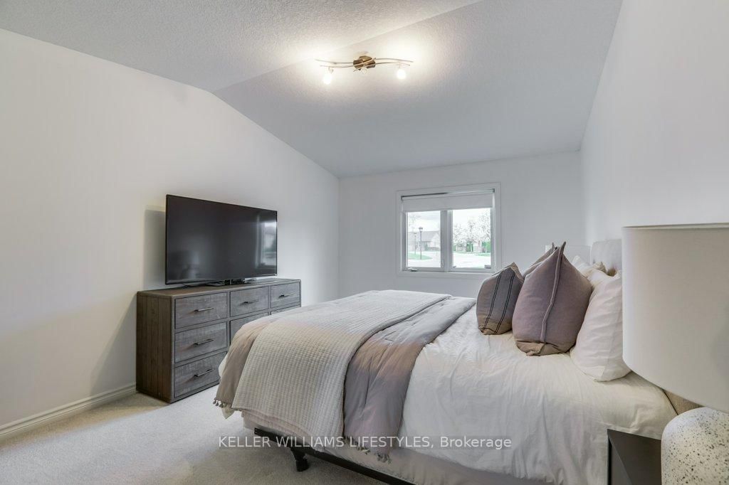 2090 Denview Avenue • London North, ON photo 28