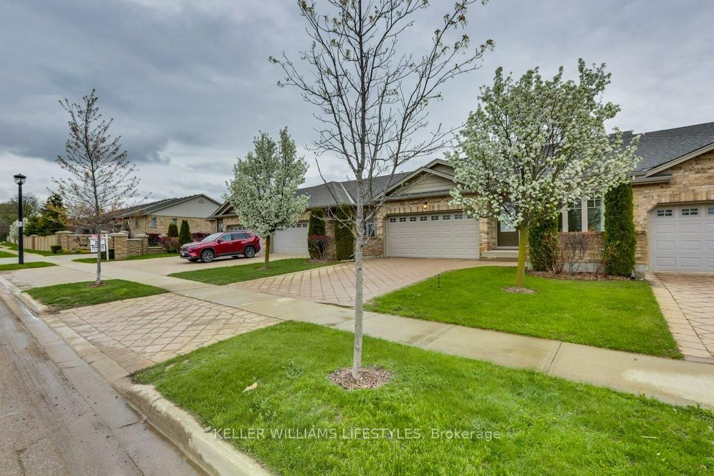 2090 Denview Avenue • London North, ON photo 3