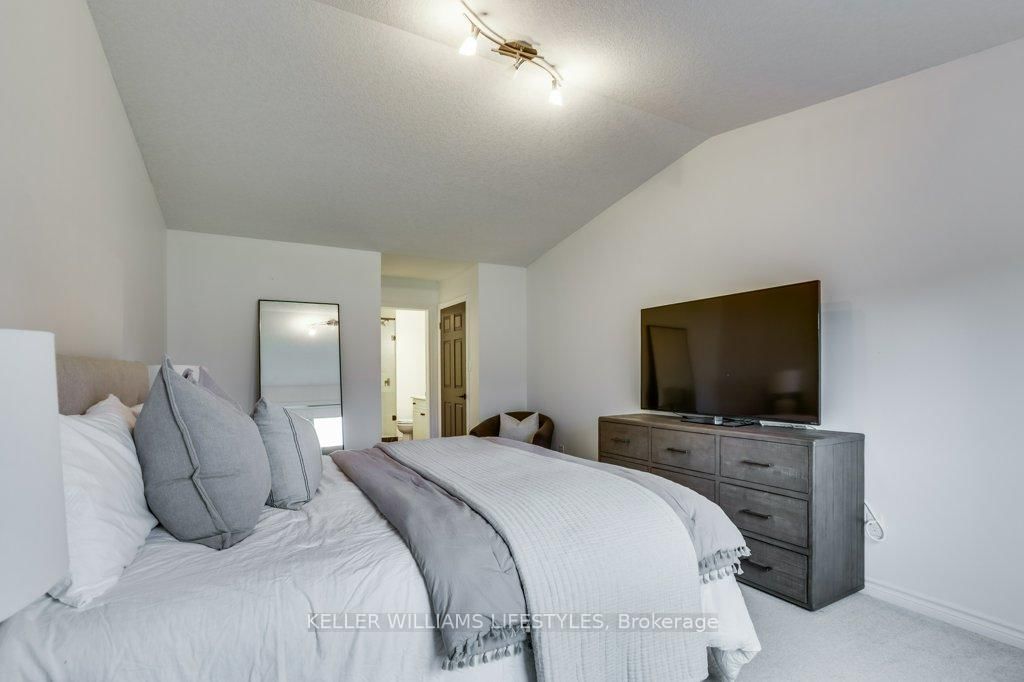 2090 Denview Avenue • London North, ON photo 30