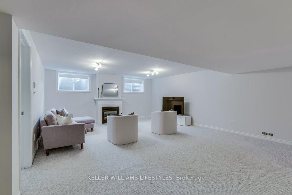 2090 Denview Avenue • London North, ON photo 35