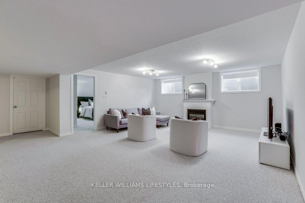 2090 Denview Avenue • London North, ON photo 36