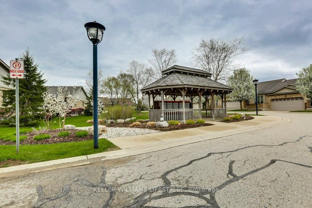 2090 Denview Avenue • London North, ON photo 48