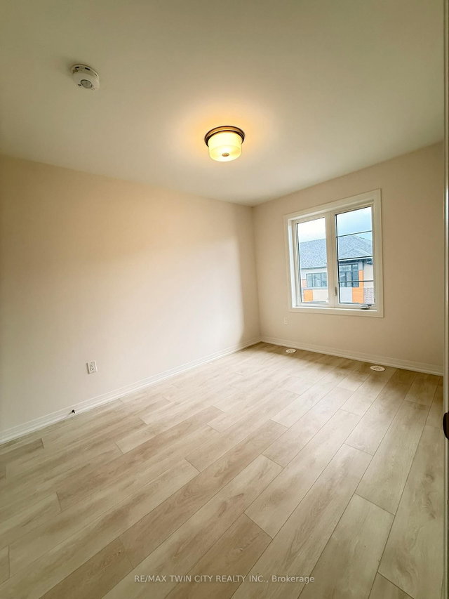 140 - 660 Colborne Street W