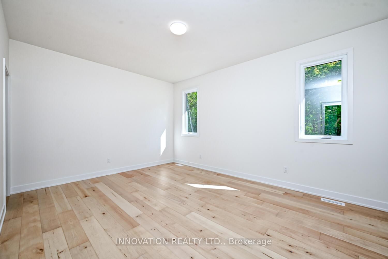 10460 St John Street • North Dundas, ON photo 16