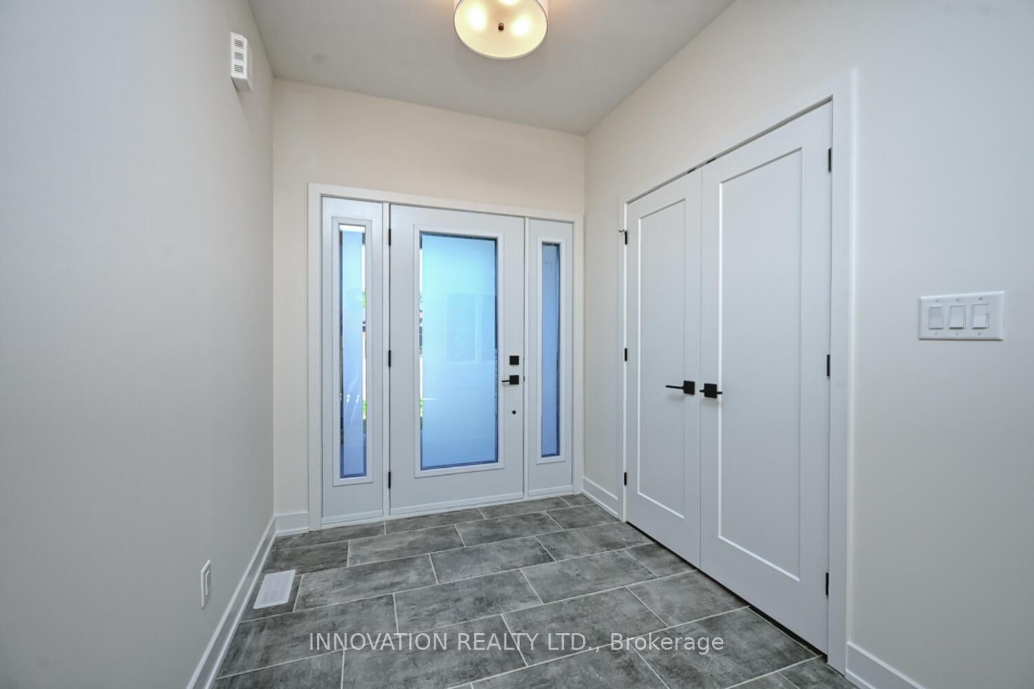 10460 St John Street • North Dundas, ON photo 3