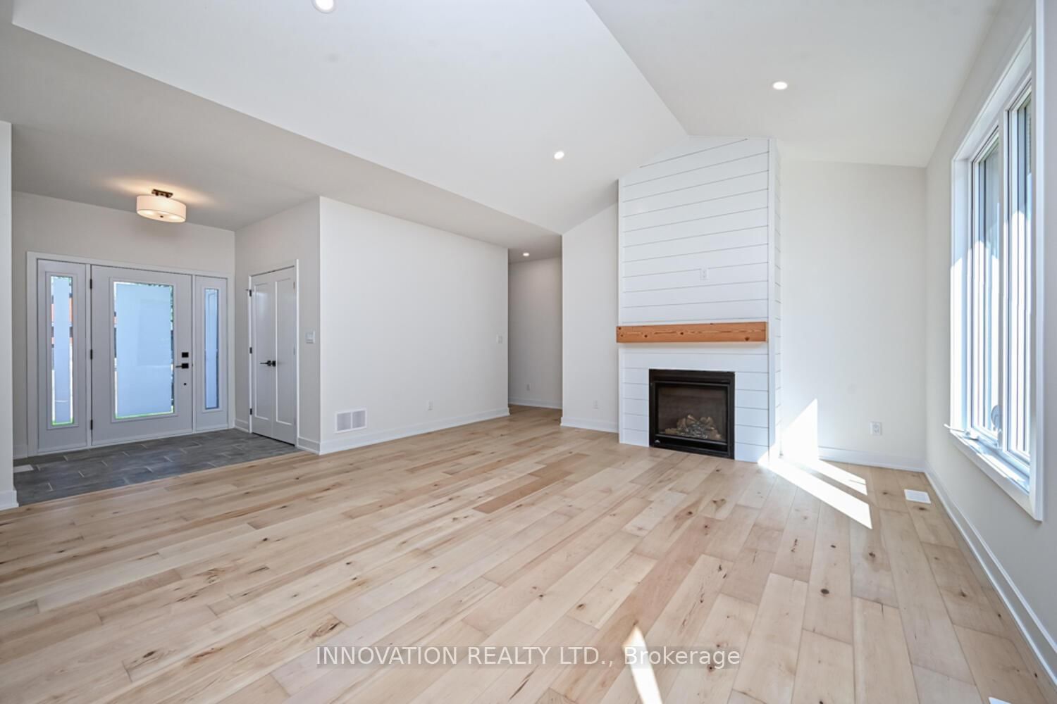 10460 St John Street • North Dundas, ON photo 4