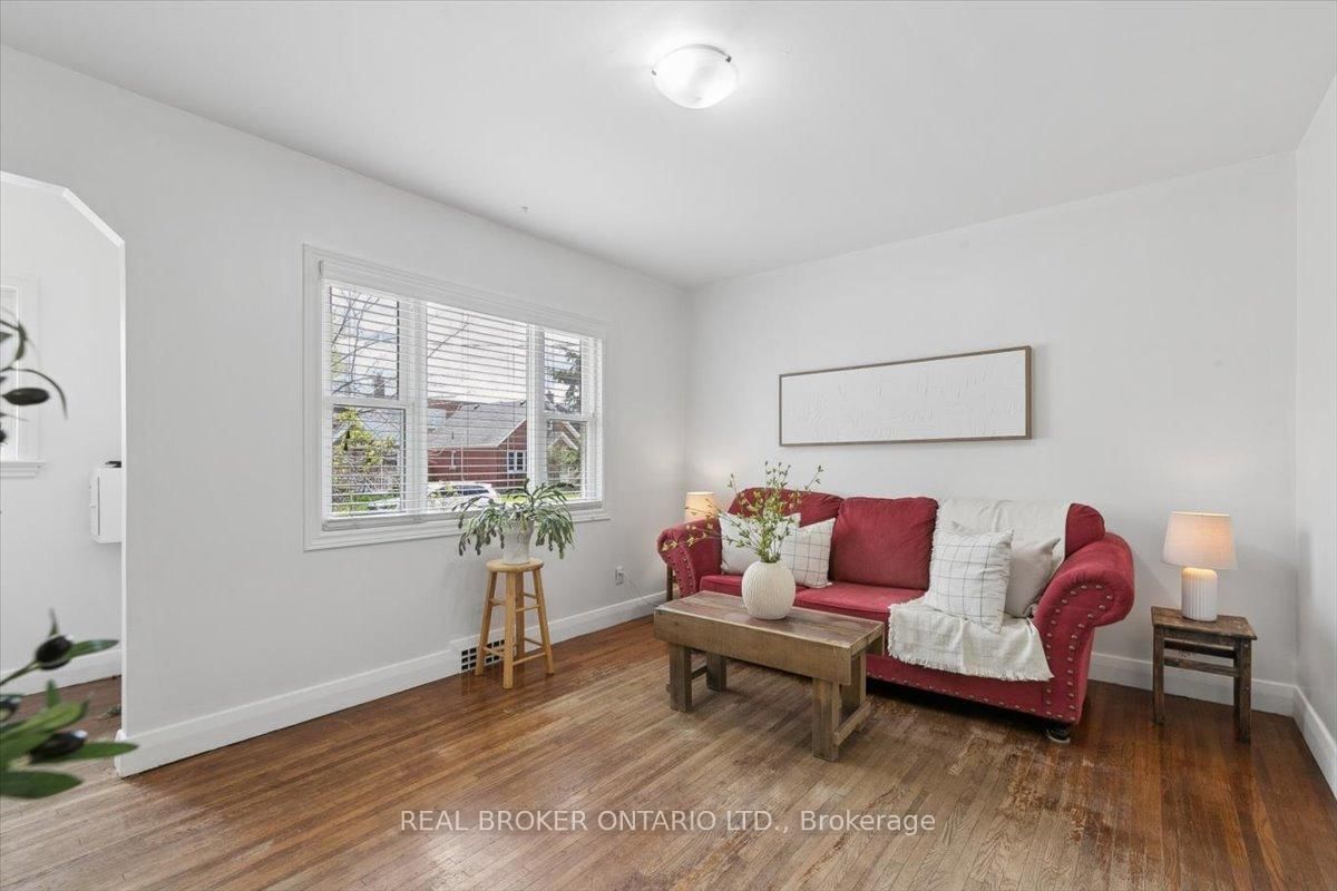 26 Sydney Street N - Photo 4