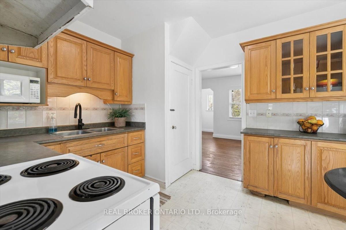 26 Sydney Street N - Photo 6