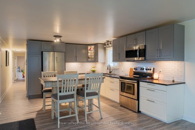 302 Lynn Crescent — photo 6