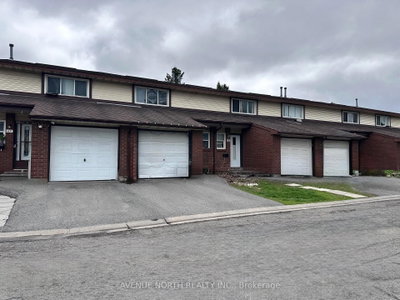 Townhouse sold at 134-1469 Foxwell Street, Ottawa, Ontario, K1B 5J3 - Pineview - MLS: X13073132