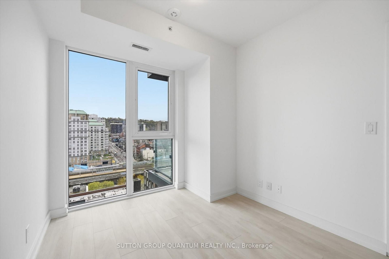 75 James Street S, Unit 1221 - Photo 18