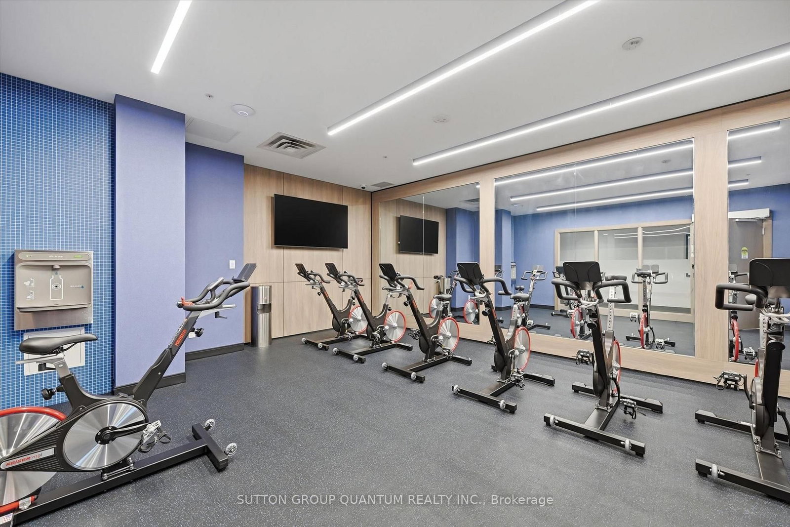 75 James Street S, Unit 1221 - Photo 32