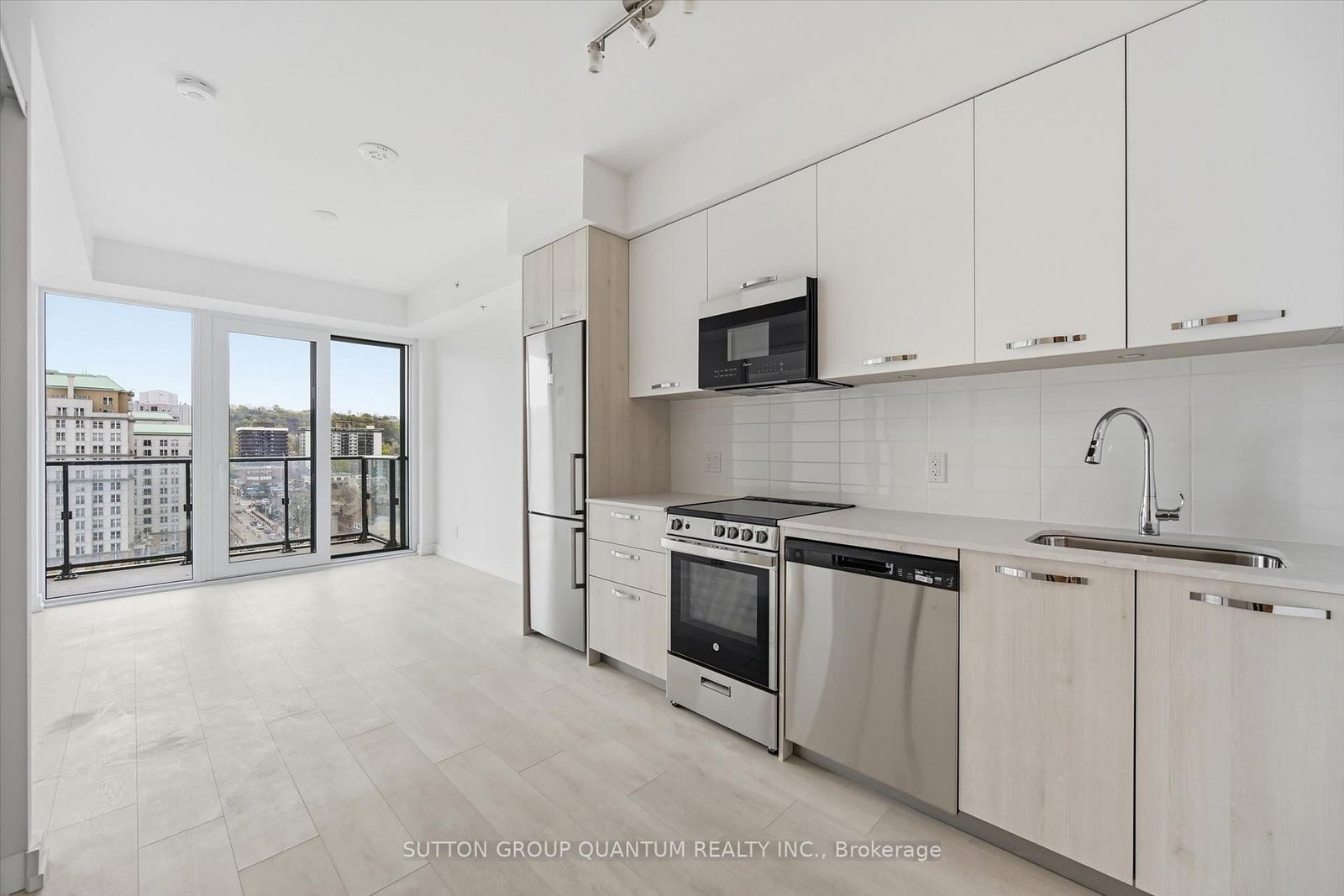 75 James Street S, Unit 1221 - Photo 8