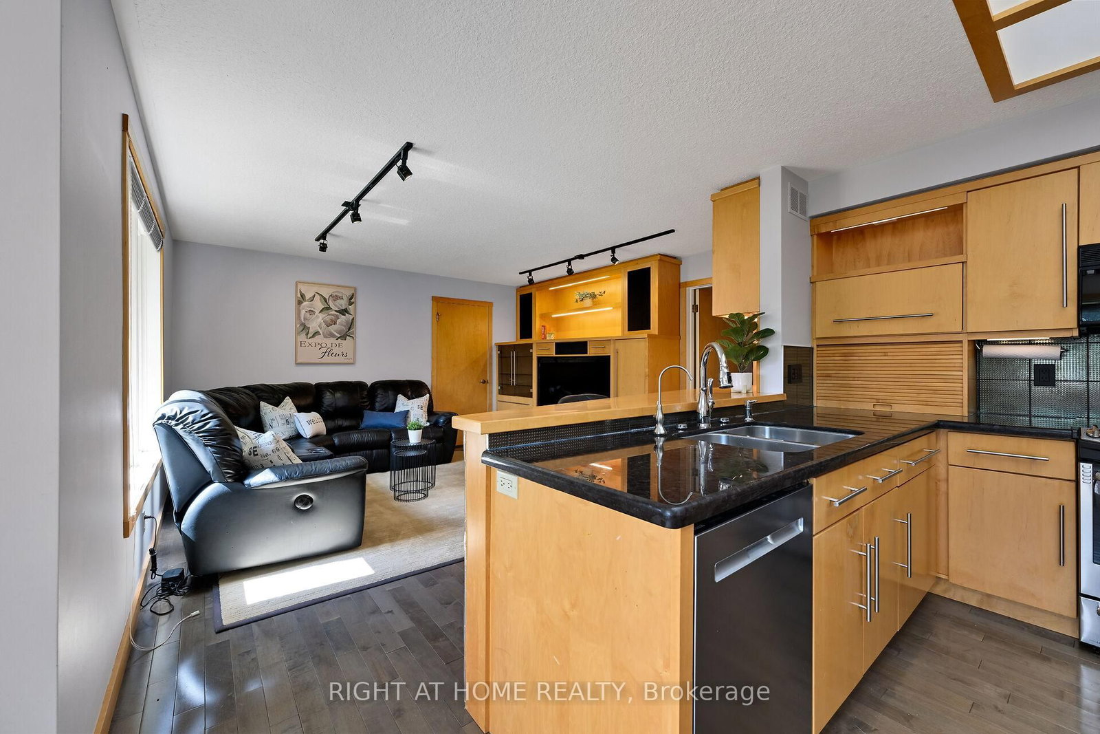 33 Walnut Drive • Guelph, ON photo 11