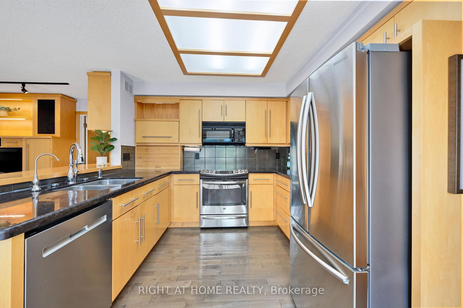 33 Walnut Drive • Guelph, ON photo 12