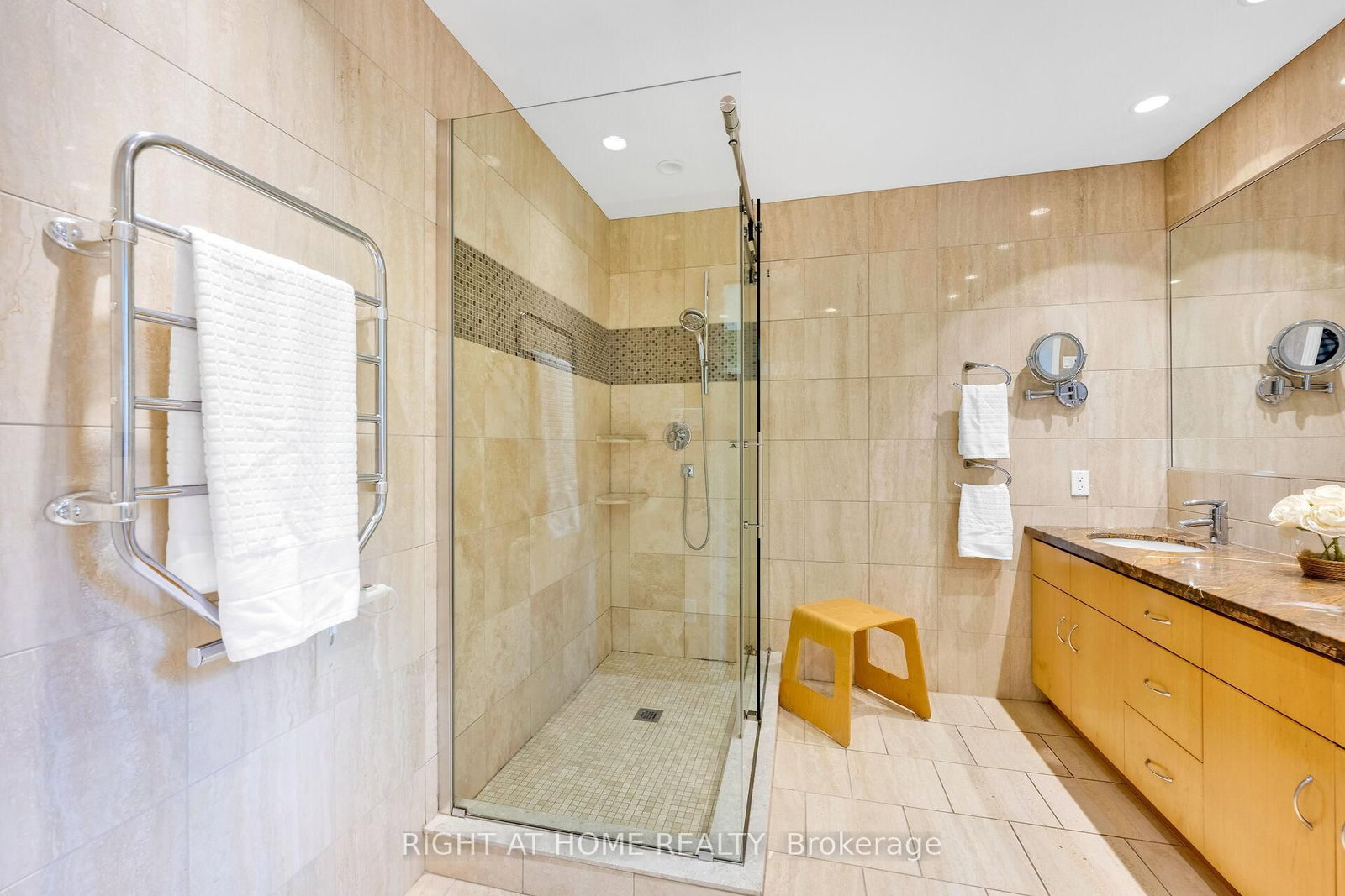 33 Walnut Drive • Guelph, ON photo 23