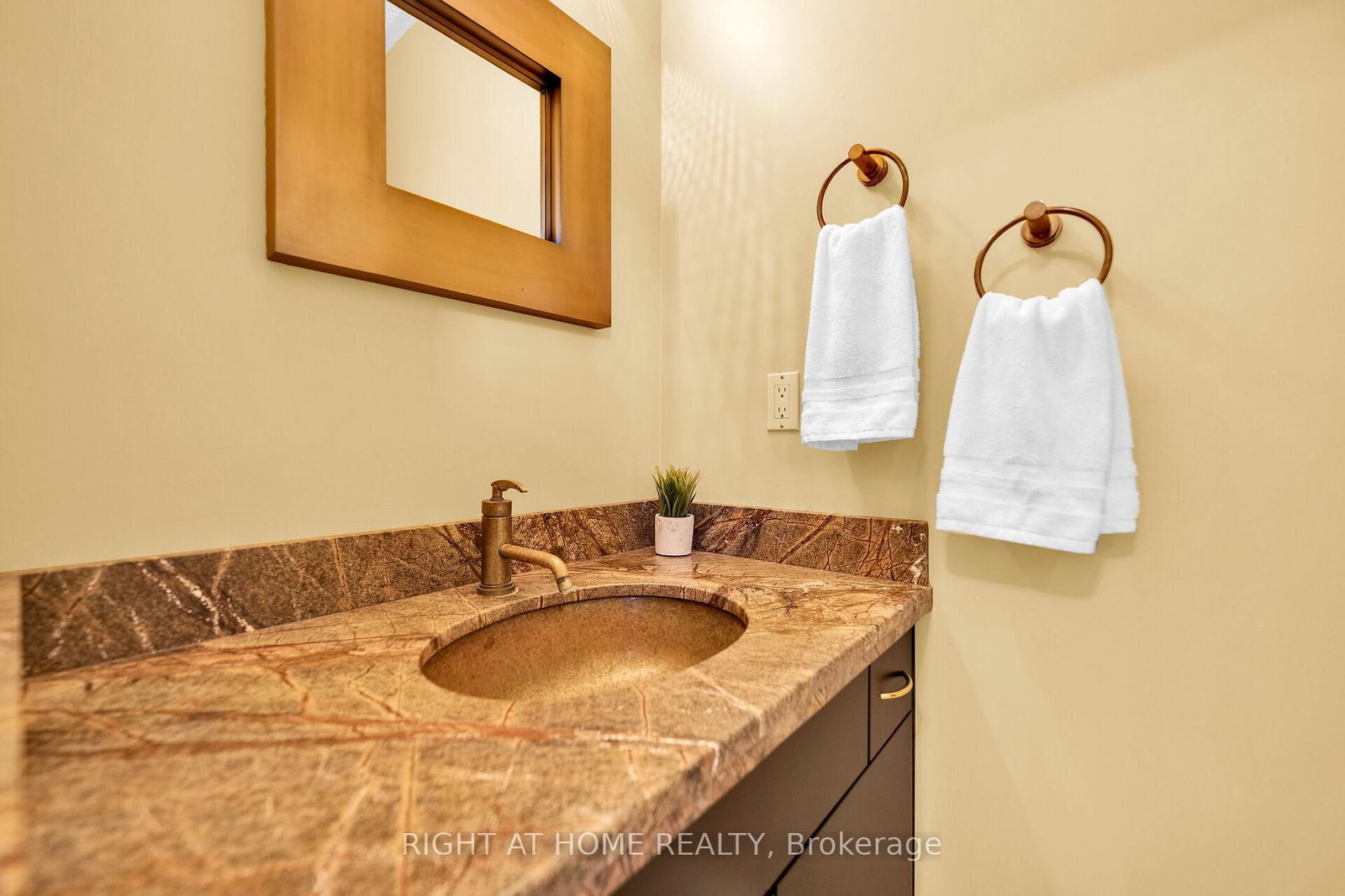 33 Walnut Drive • Guelph, ON photo 26