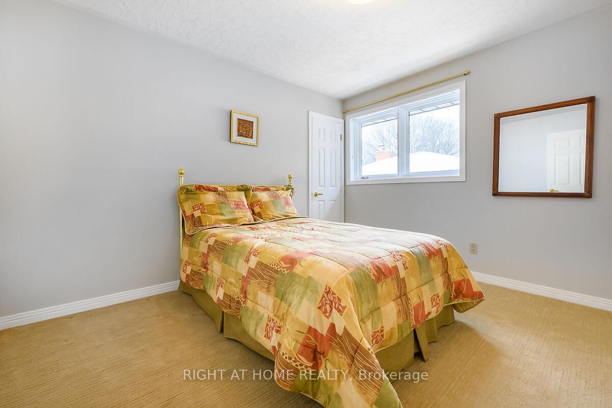 33 Walnut Drive • Guelph, ON photo 31