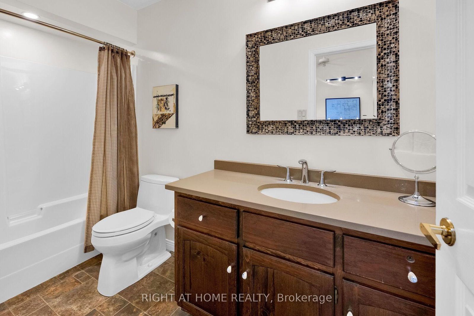 33 Walnut Drive • Guelph, ON photo 33