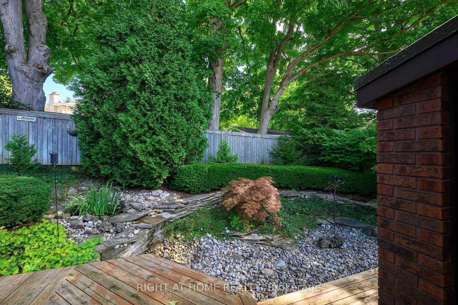 33 Walnut Drive • Guelph, ON photo 42