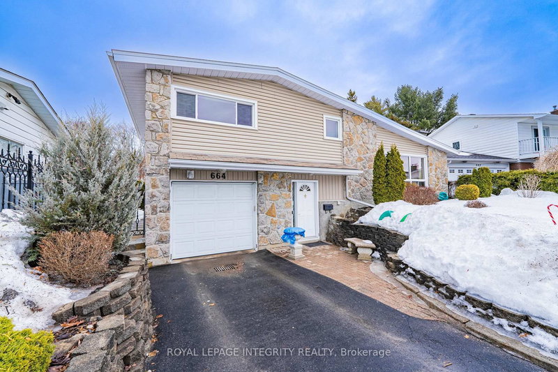 home for sale on 664 Glenhurst Crescent