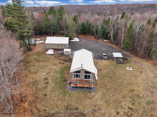 989 Mckenzie Lake Road N