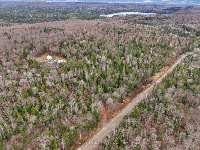 989 Mckenzie Lake Road N