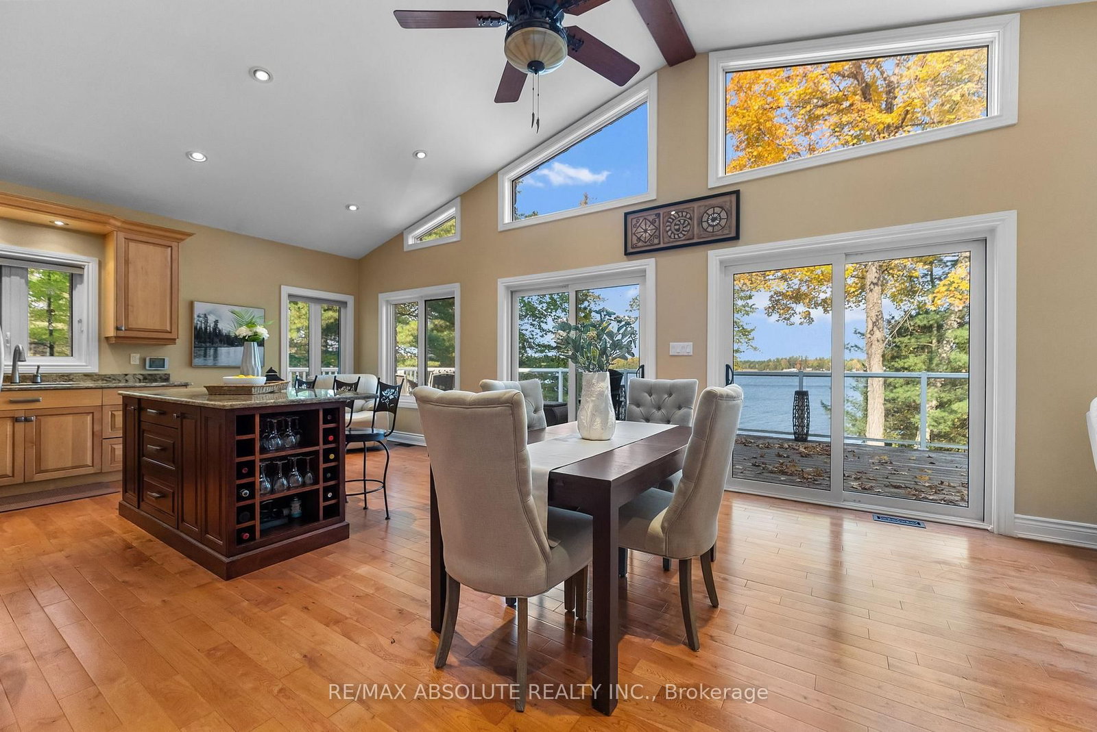 1096 Snye Road • White Lake, ON photo 6