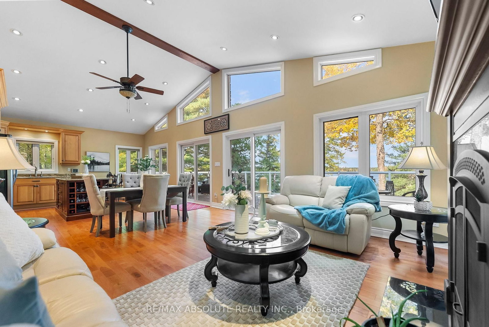 1096 Snye Road • White Lake, ON photo 8