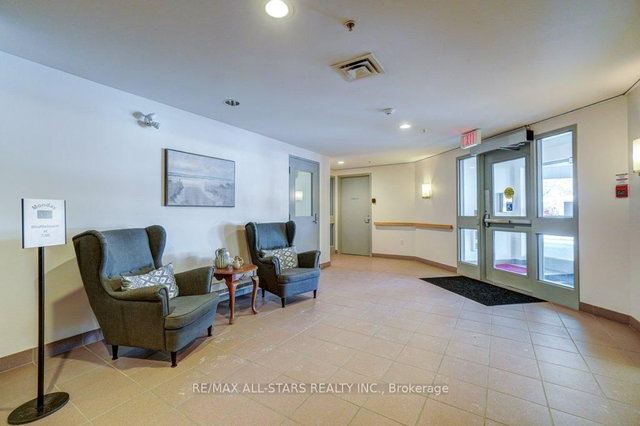 303 - 8 Huron Street