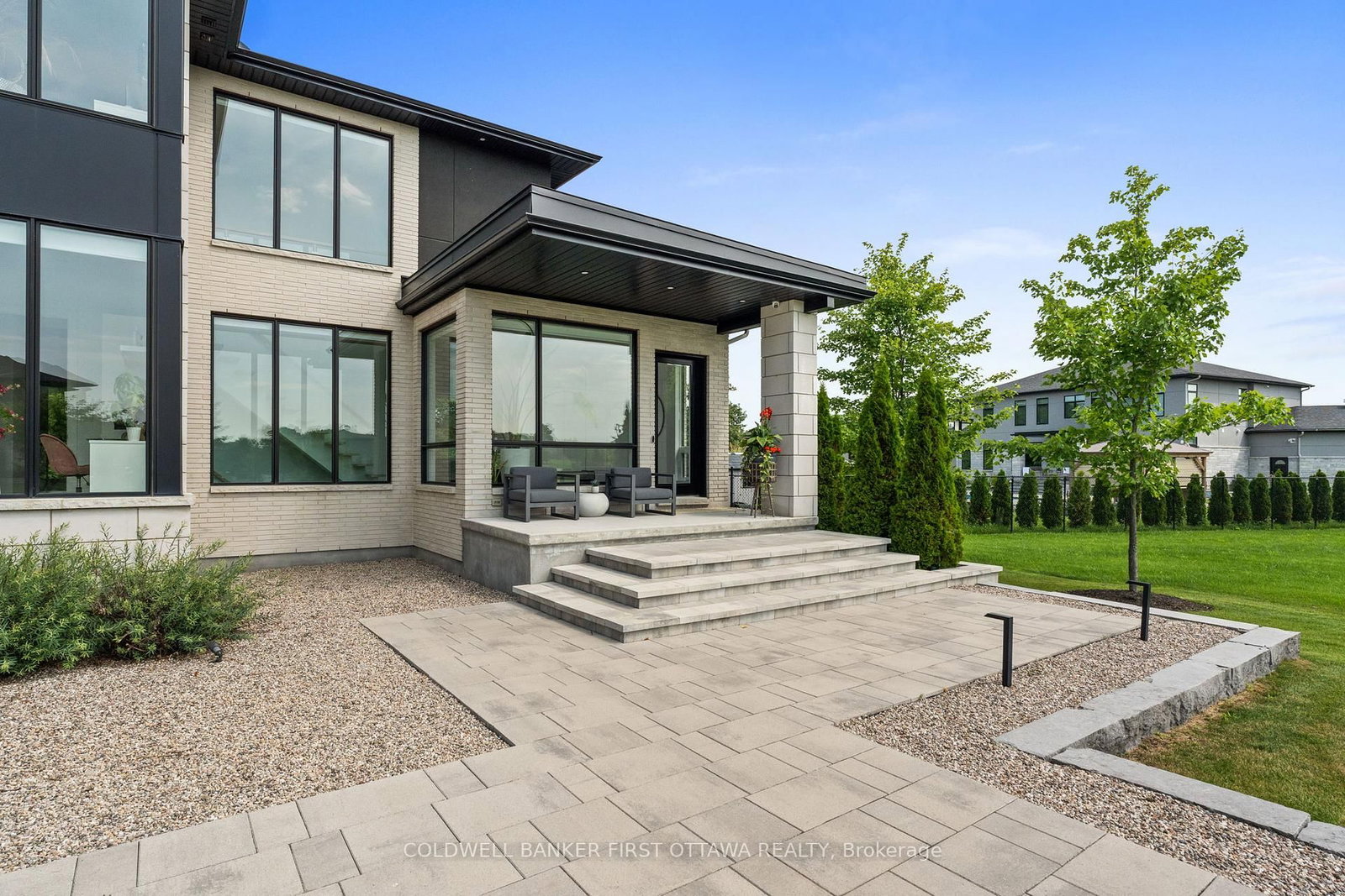 500 Leimerk Court • Ottawa, ON photo 3