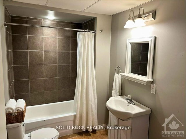 4 - 44 Elgin Street W