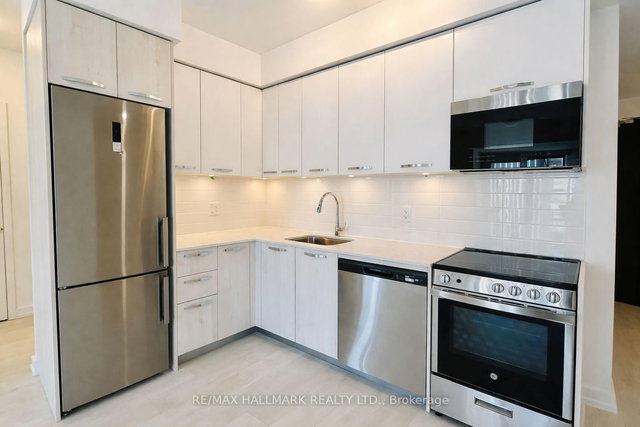 713 - 75 James Street S