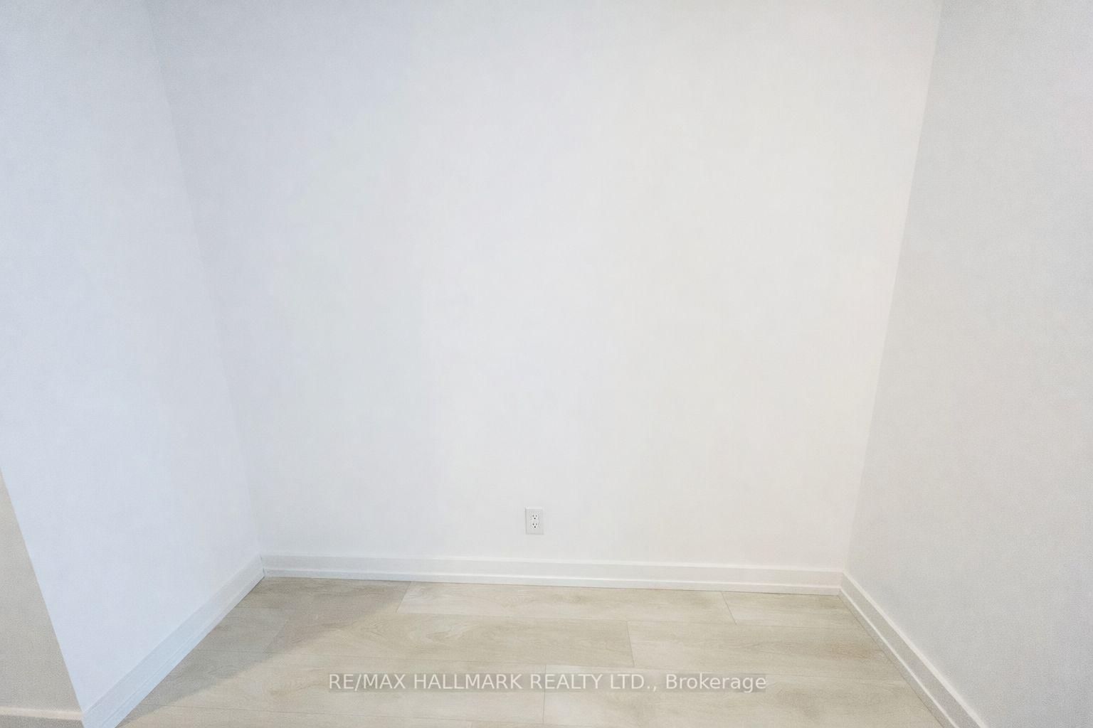75 James Street S, Unit 713 - Photo 6