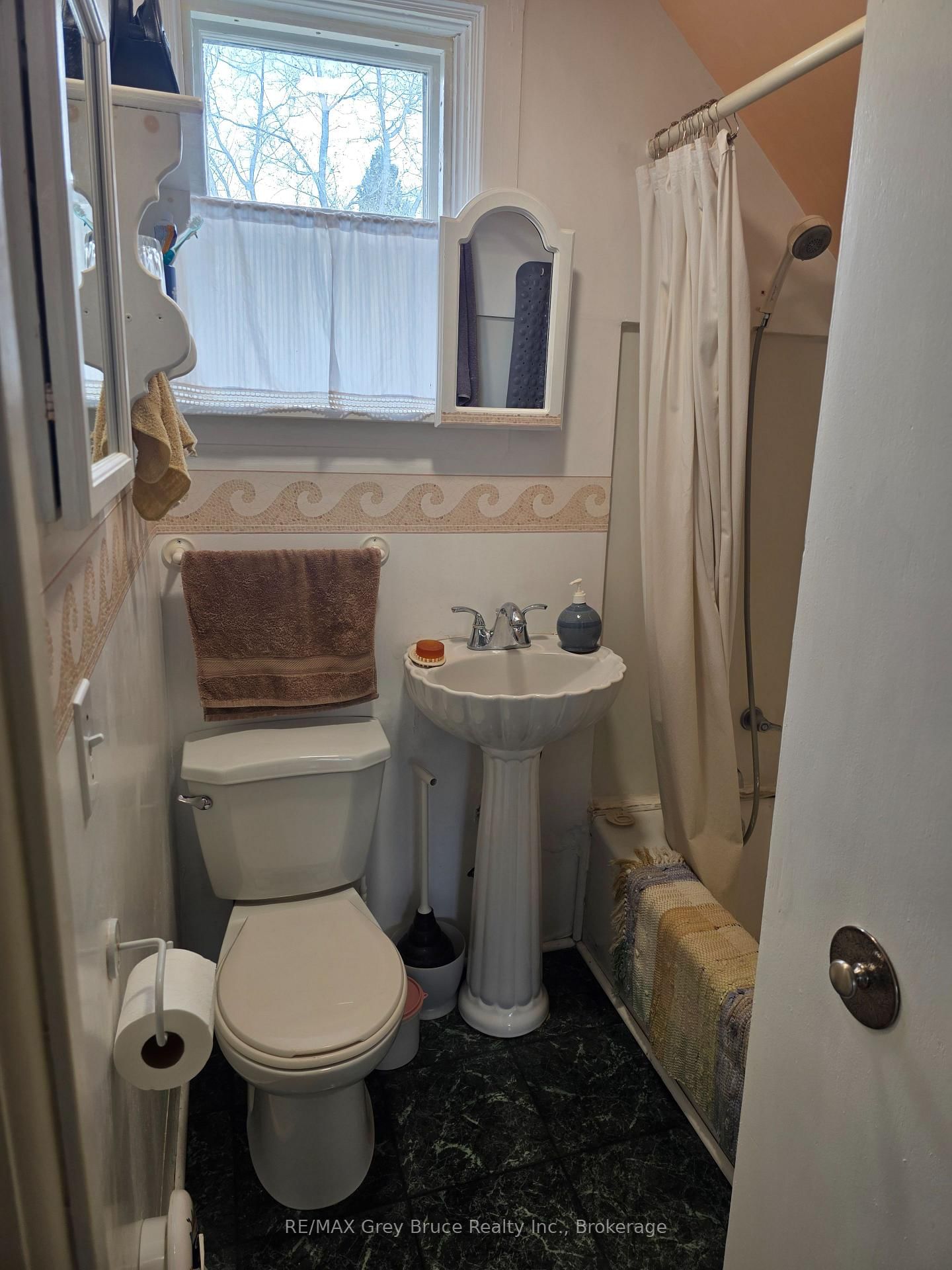 648 9th Street E • Owen Sound, ON photo 16