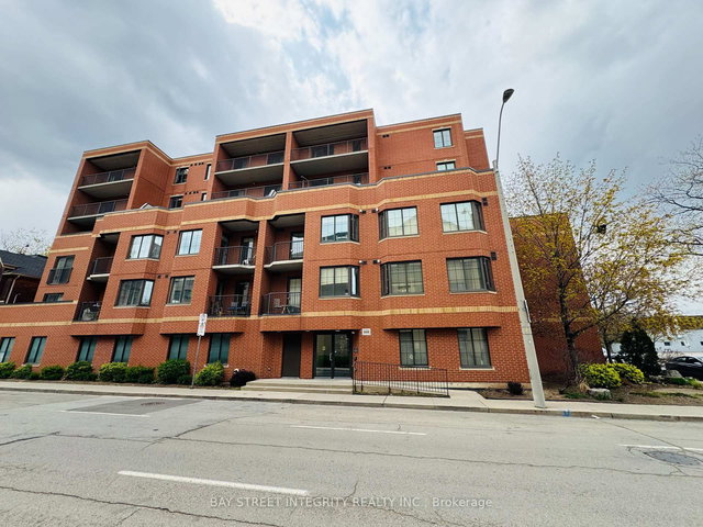 402 - 47 Caroline Street N