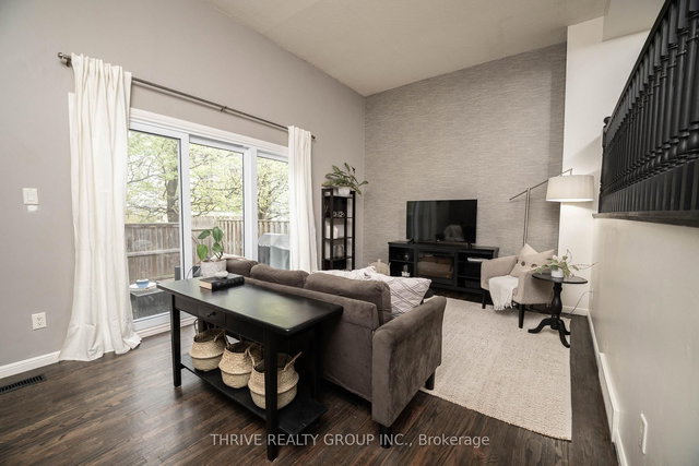 70 - 300 Sandringham Crescent