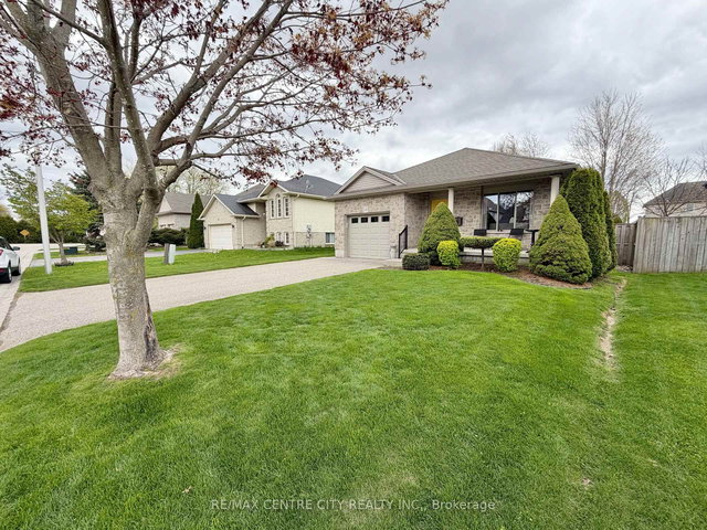 18 Redtail Court