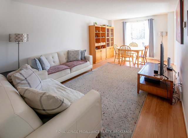 1258 Brackenwood Crescent