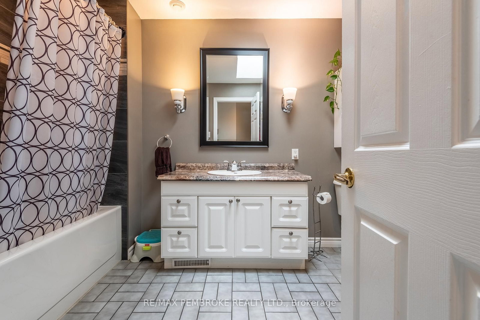 560 E Boundary Road • Pembroke, ON photo 15