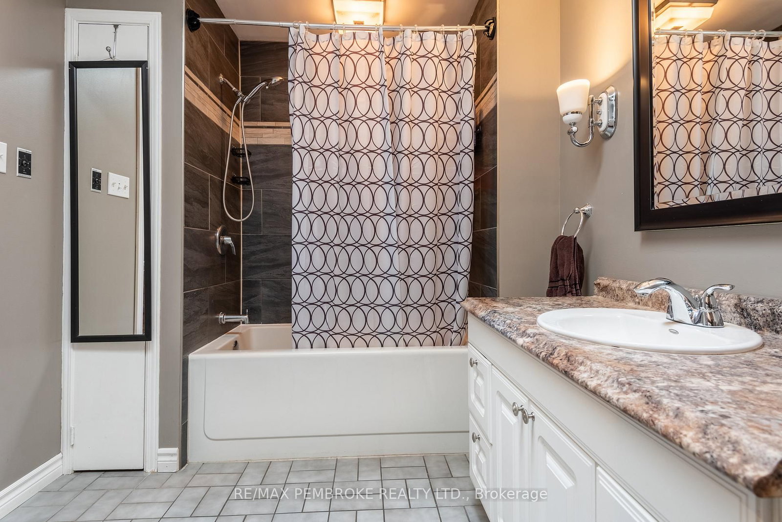 560 E Boundary Road • Pembroke, ON photo 16