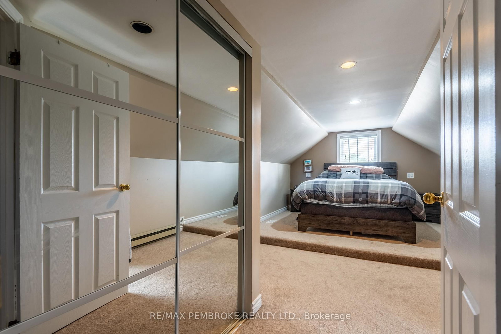 560 E Boundary Road • Pembroke, ON photo 28