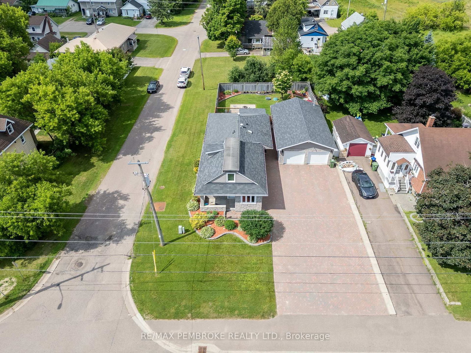 560 E Boundary Road • Pembroke, ON photo 39