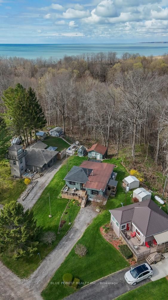 7365 FAIRVIEW Drive